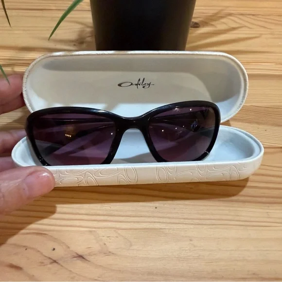 Oakley Unstoppable Polarized Sunglasses - Picture 12 of 12